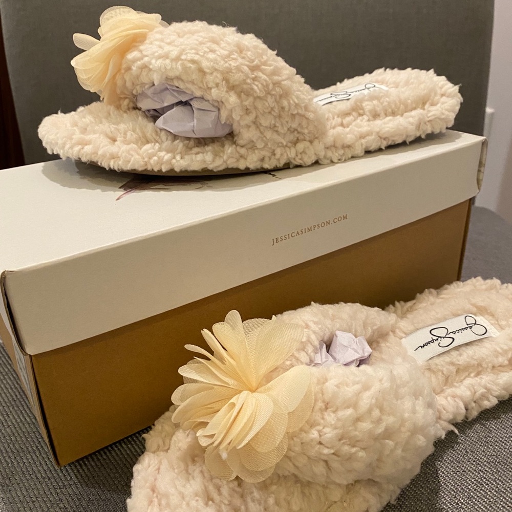 Jessica Simpson Slippers - Picture 2 of 3